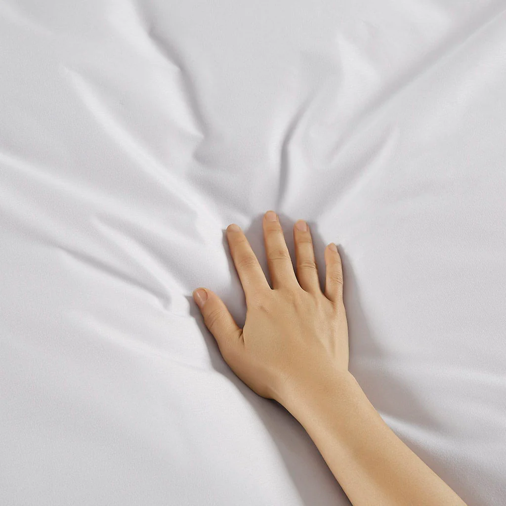 Bed Guardian - 3M Scotchgard Comforter Protector - White - Image 4