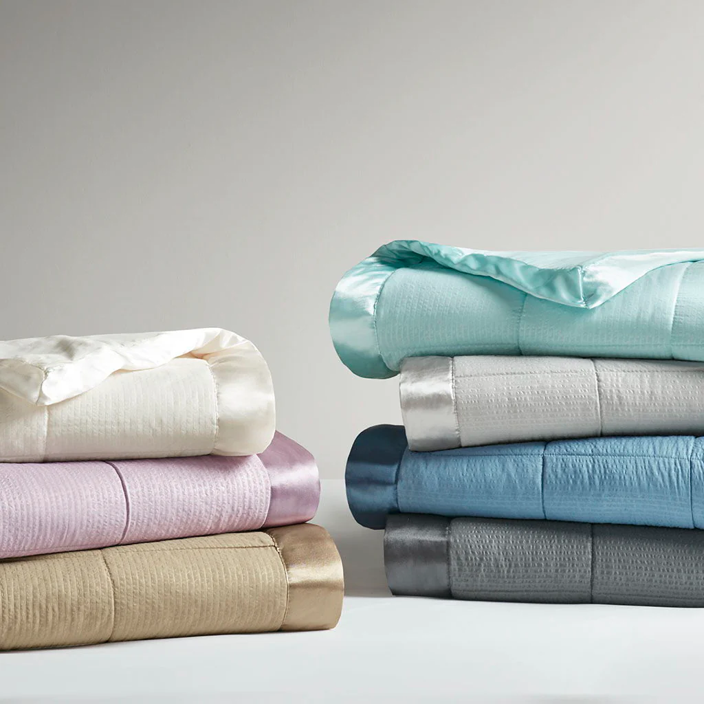 Cambria Premium Oversized Hypoallergenic Down Alternative Blanket With 3M Moisture Treatment - Ivory - Image 3