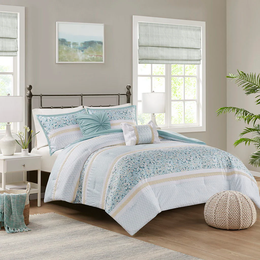 Caralie - 5 Piece Seersucker Comforter Set With Throw Pillows - Light Blue