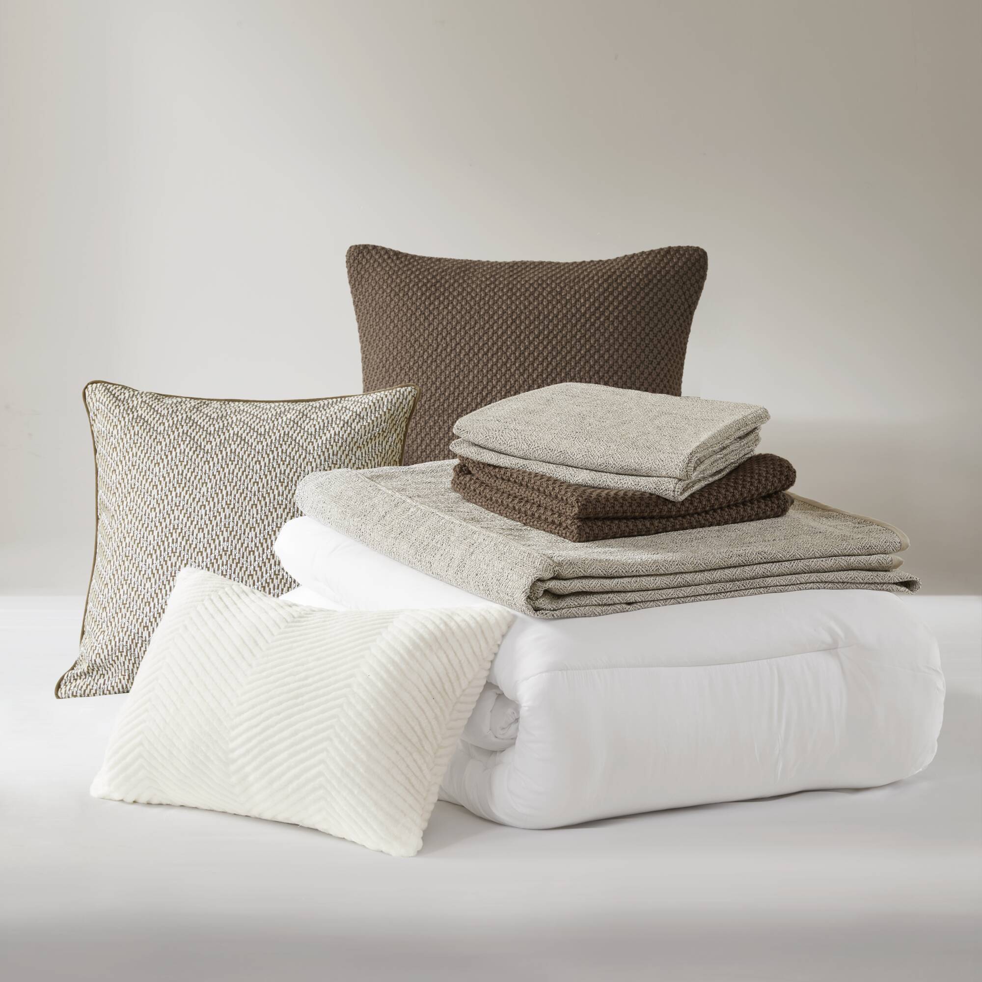 Chapman - 9 Piece King Comforter Set - Nuetual Ivory - Image 2