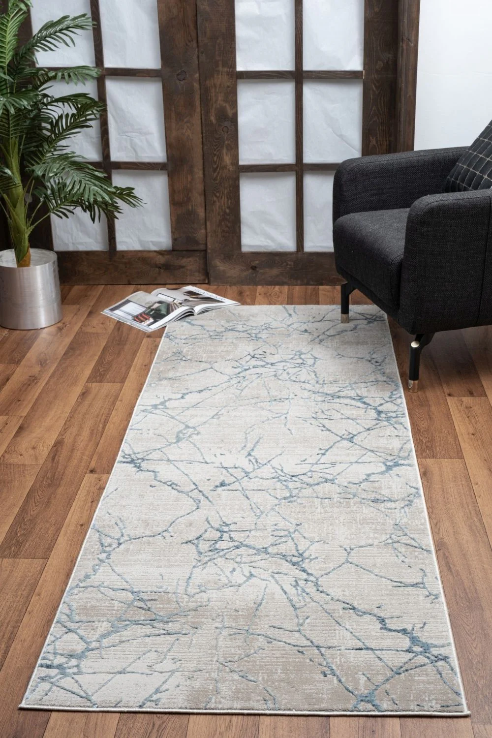 Elegance - 5'3" X 7'3" Area Rug - Blue, Polyester - Image 3
