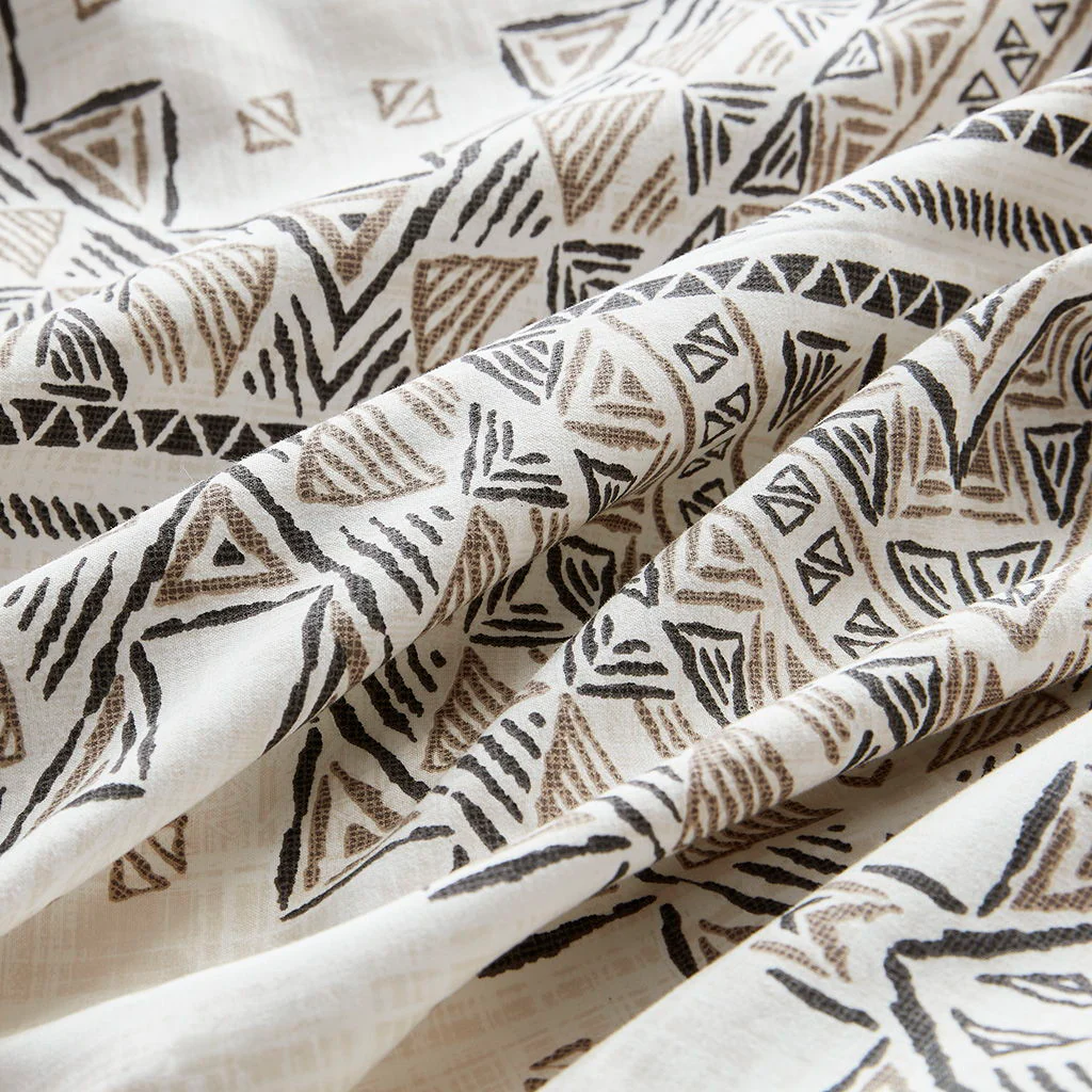 Ibiza - 4 Piece Printed Duvet Cover Set With Throw Pillow - Black / Ivory - Image 2