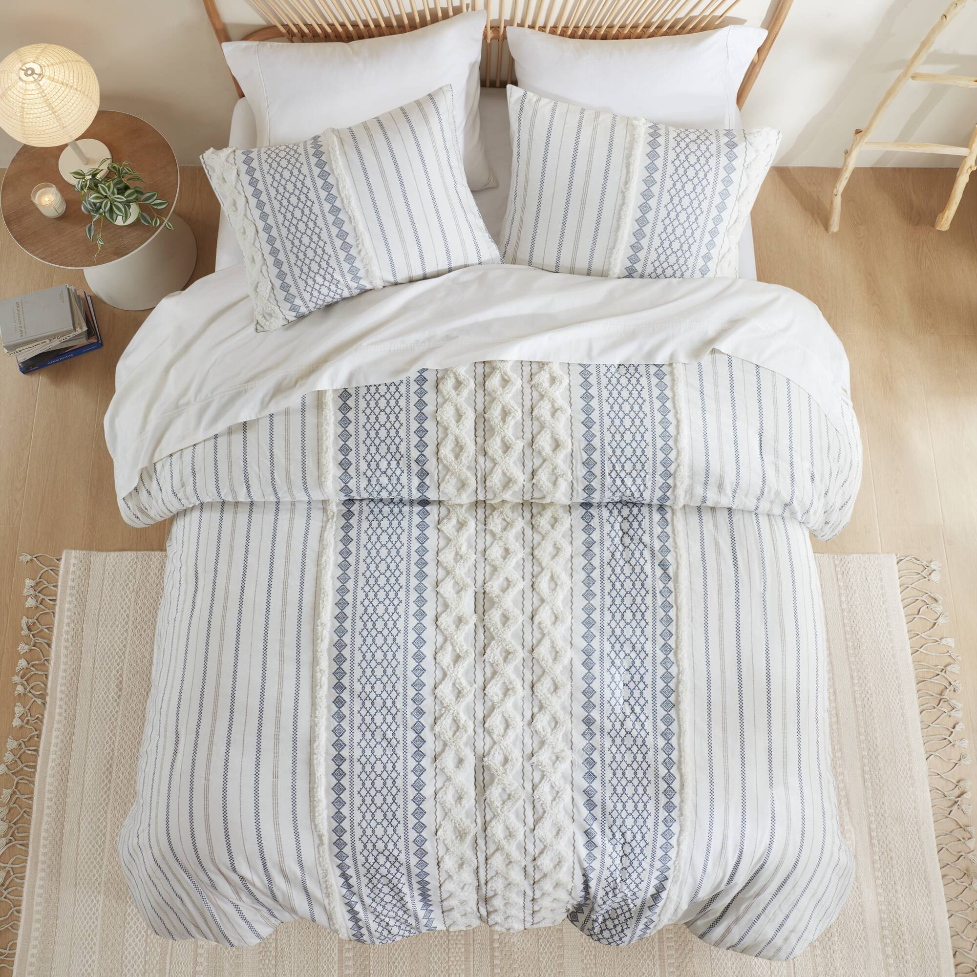 Imani - Cotton Printed Duvet Cover Set With Chenille - White - Image 4