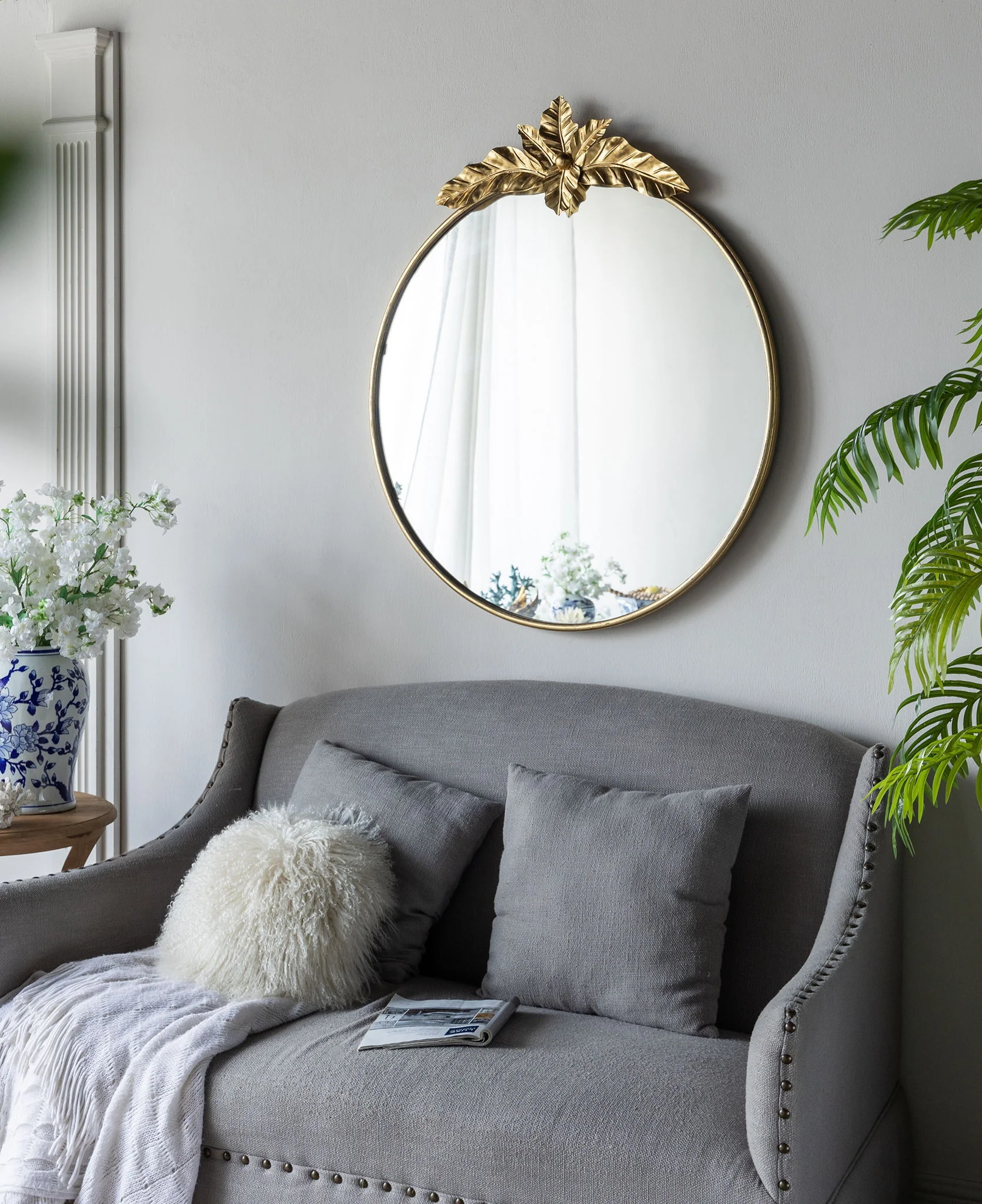 Large Round Wall Mirror With Metal Frame, Circle Accent Mirror For Living Room Bedroom Entryway - Gold - Image 4