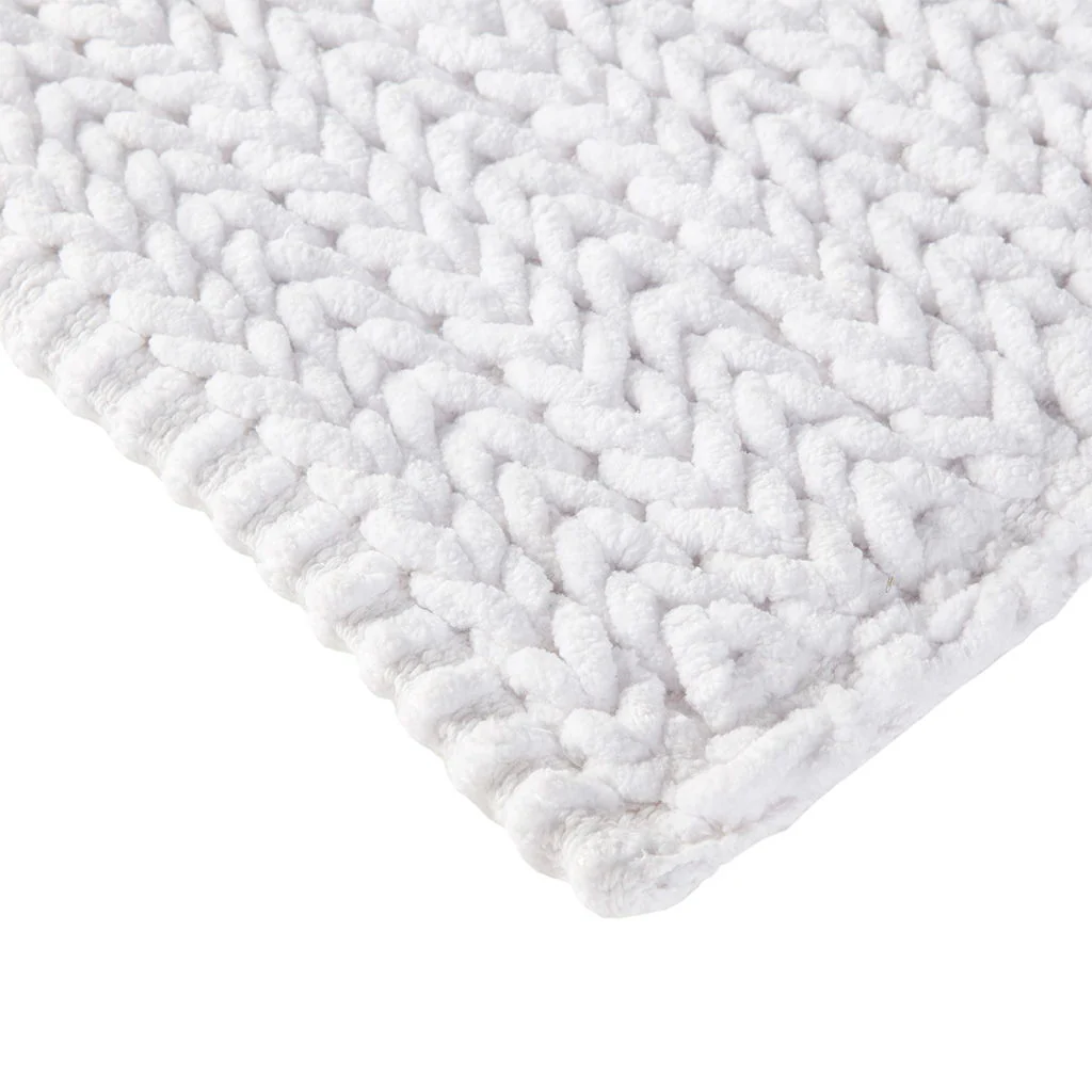 Lasso - 24" x 44" Chain Stitch Rug - White - Image 3