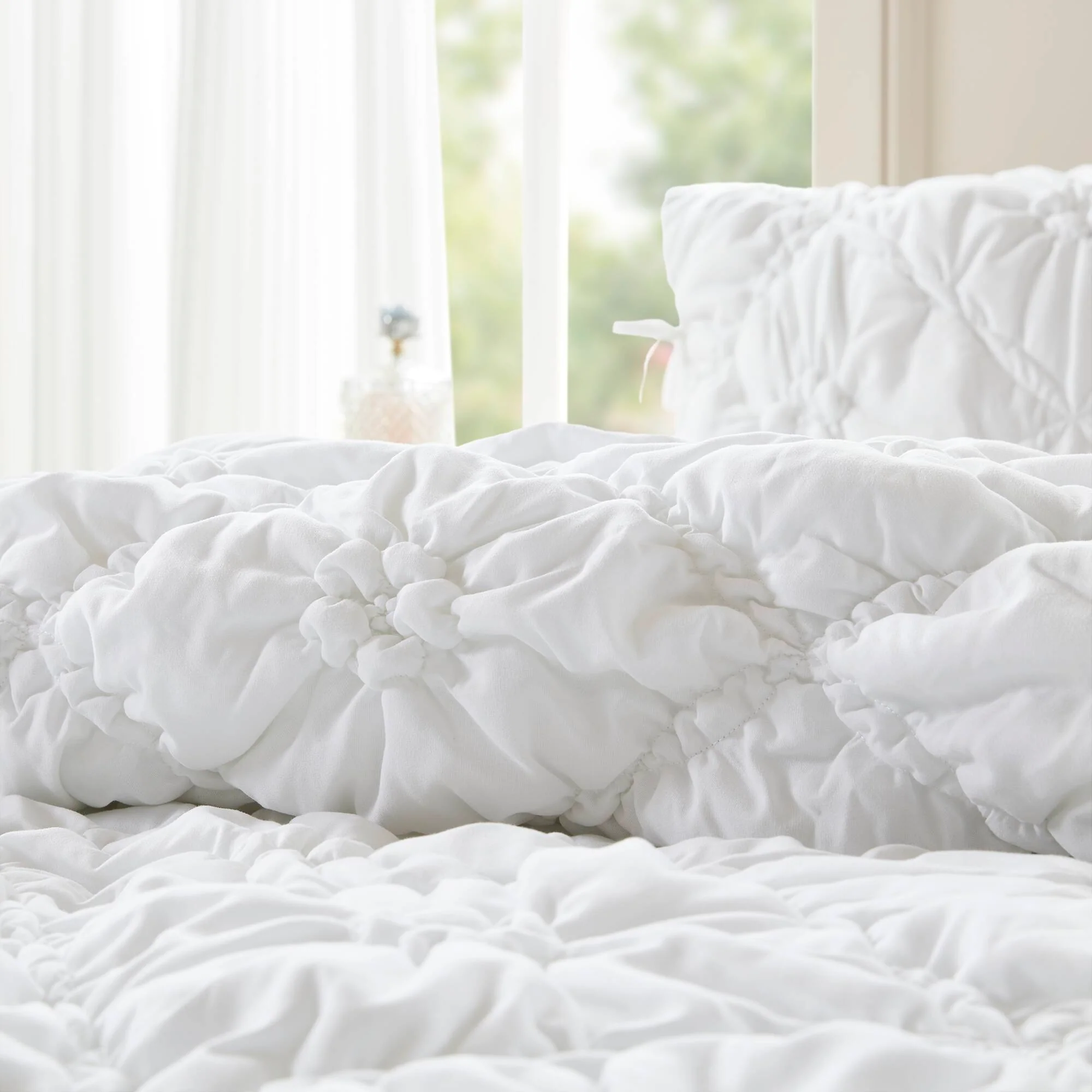 Lily - Full/Queen 3 Piece Comforter Set - White - Image 3