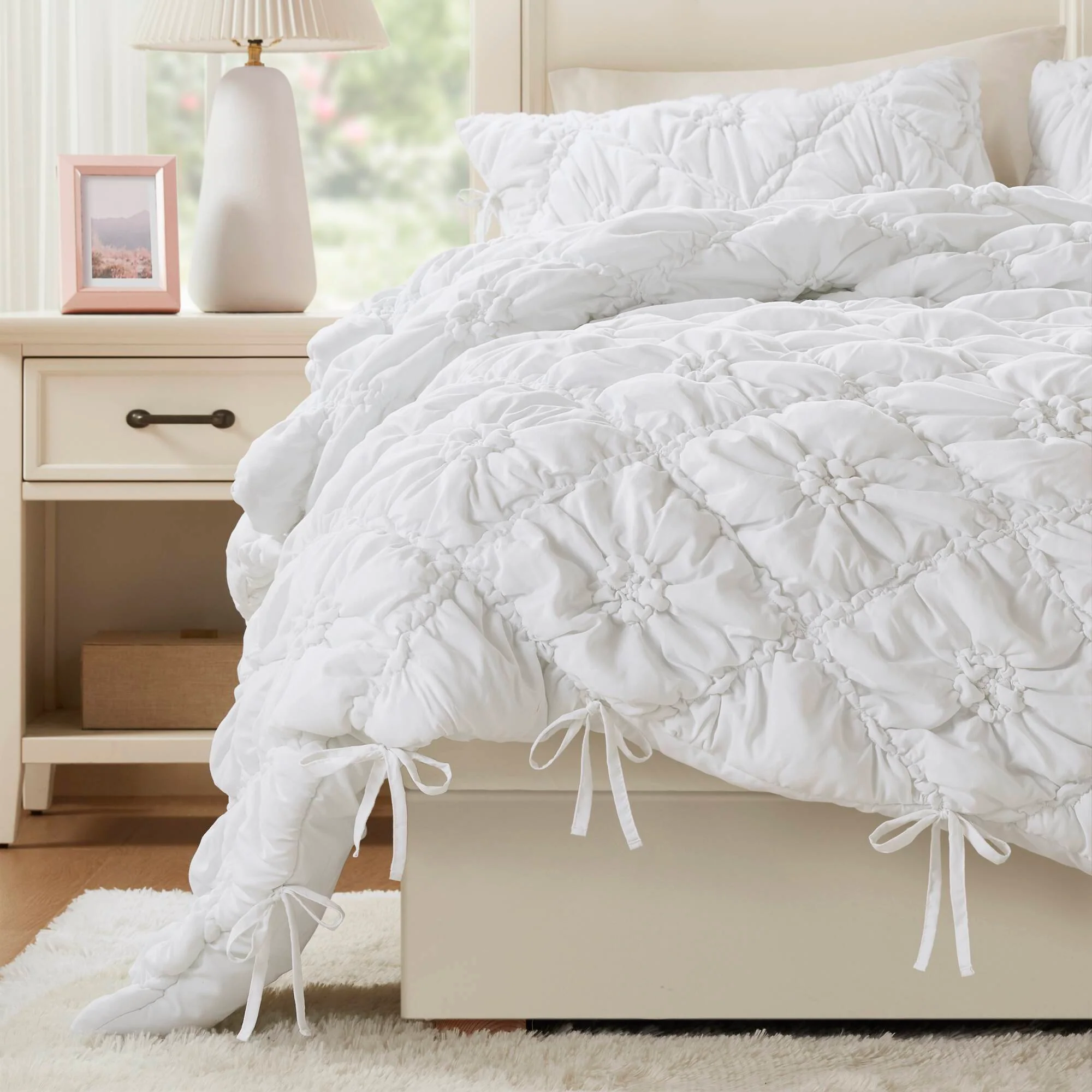 Lily - King 3 Piece Comforter Set - White - Image 2