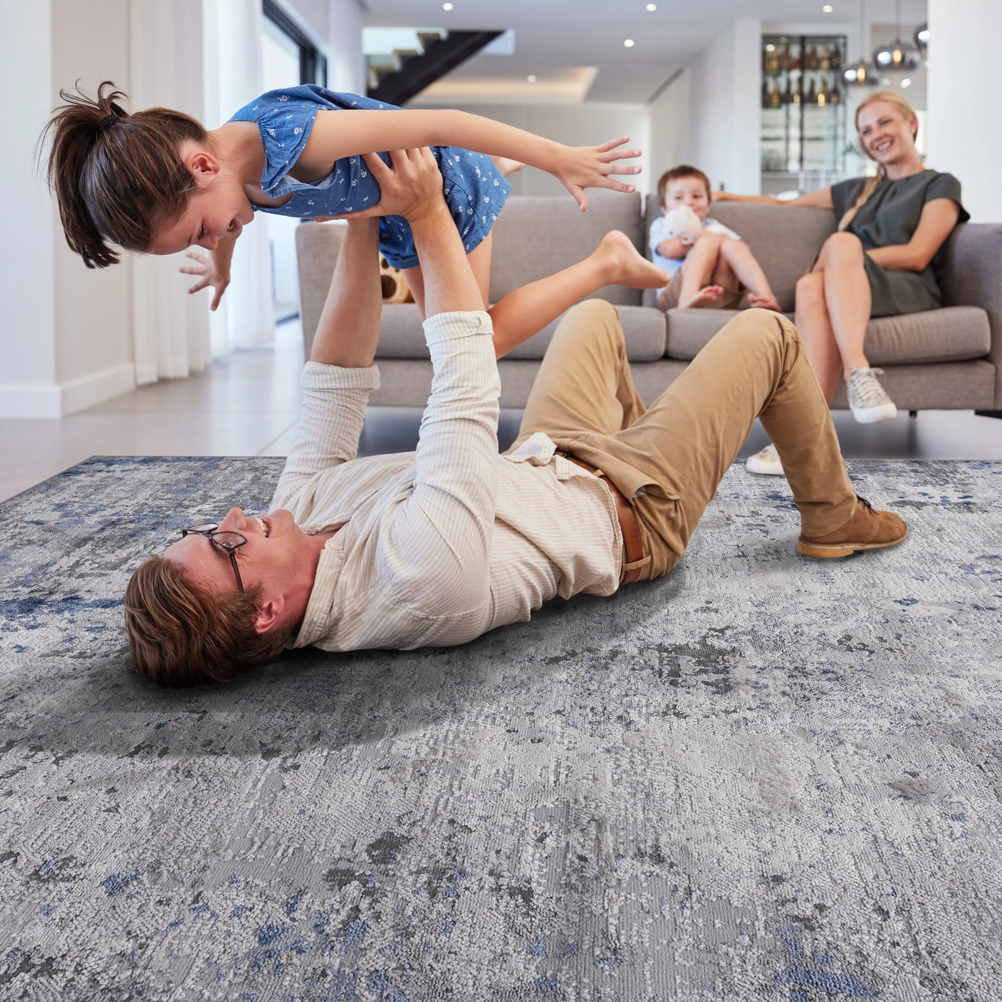 Marfi - 6' X 9' Abstract Area Rug - Silver / Blue - Image 2