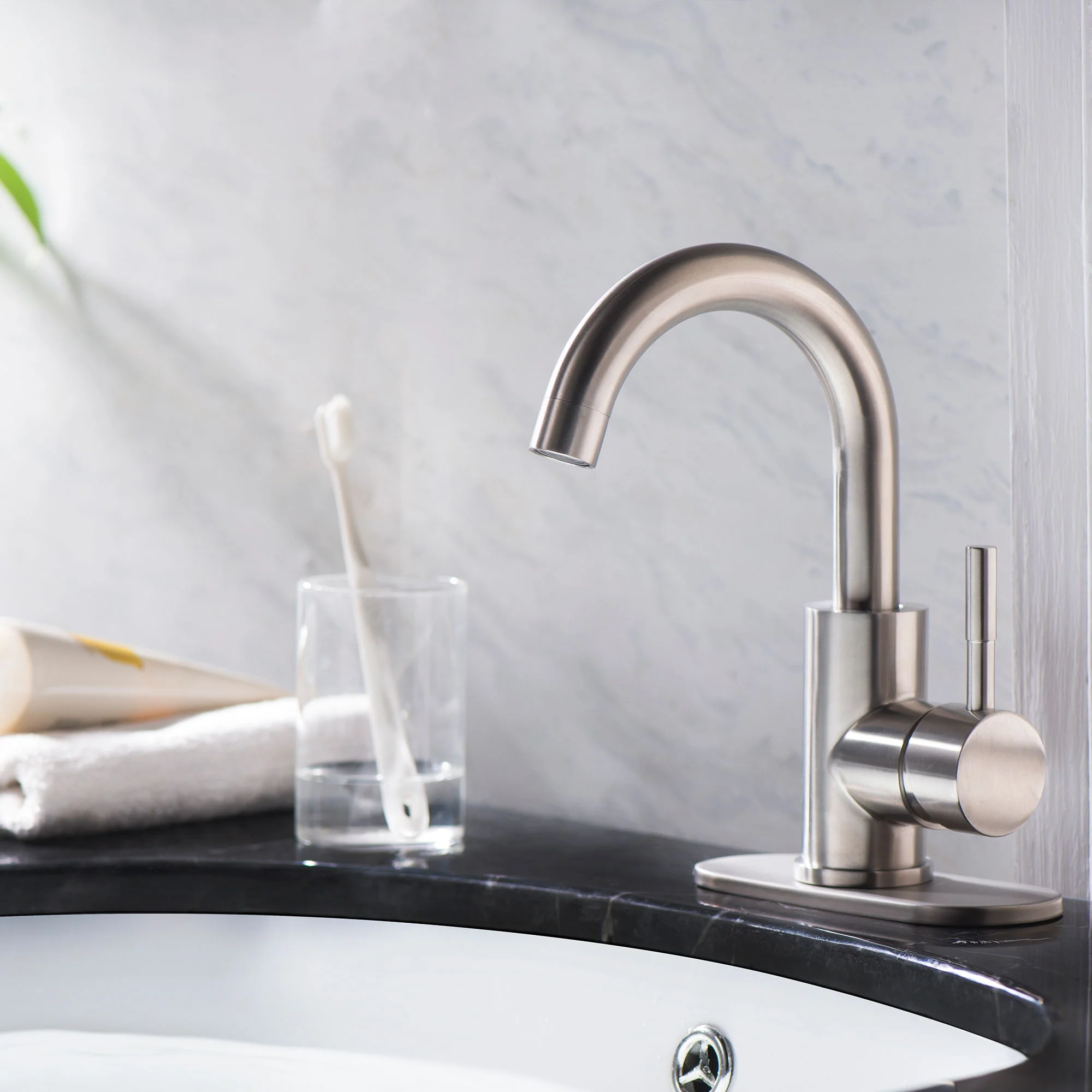 Modern Bathroom Faucet Single Hole Single Handle - Image 3