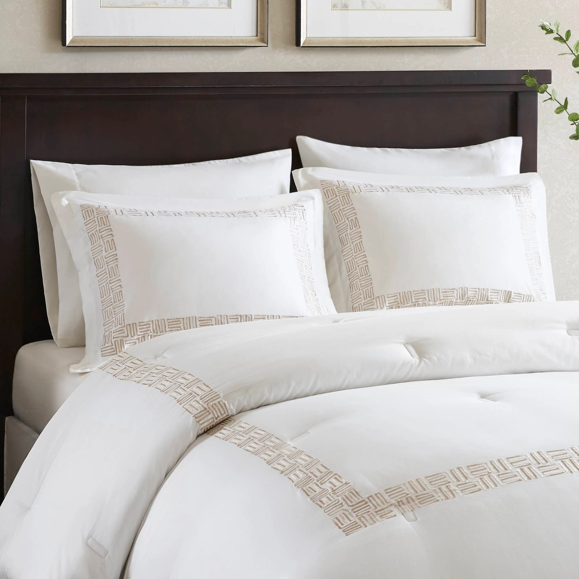 Nile - 4 Piece Queen Sateen With Embroidery Oversized Comforter Set - Multi - Image 4