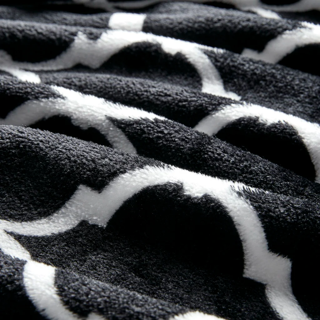 Ogee - Oversized Throw - Black - Image 3