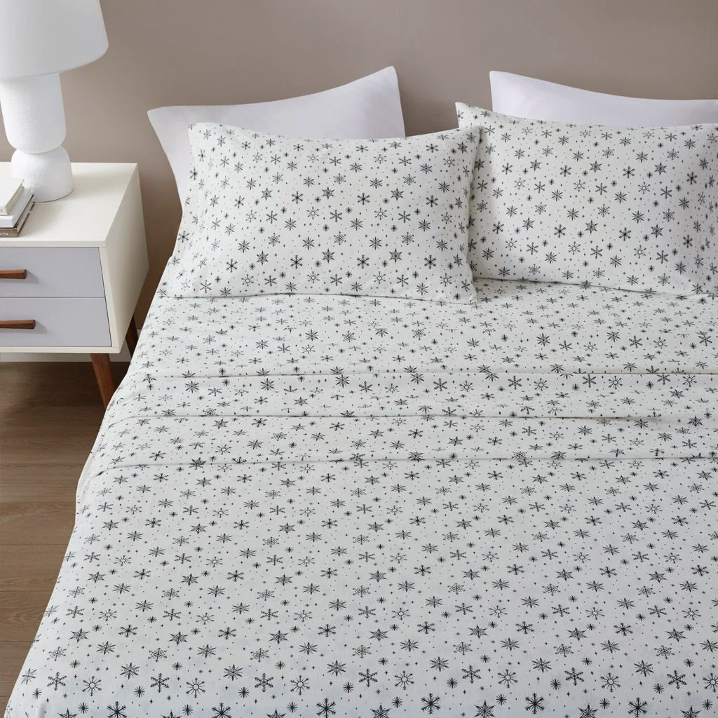 Oversized Flannel - 4 Piece Full Sheet Set - Black Snowflakes - Image 4