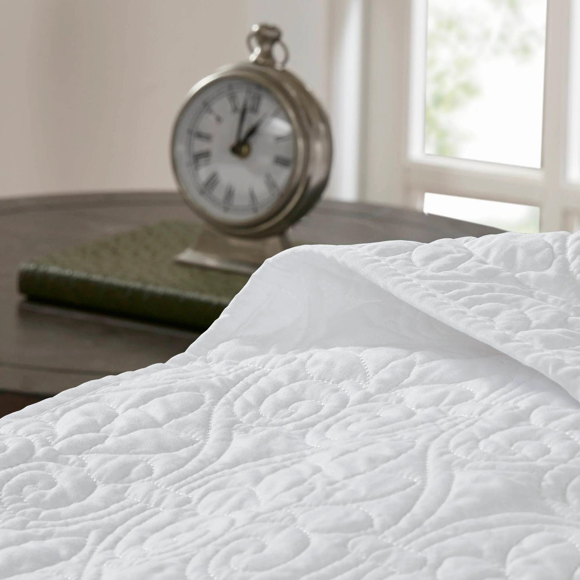 Quebec - Reversible Bedspread Set - White - Image 4