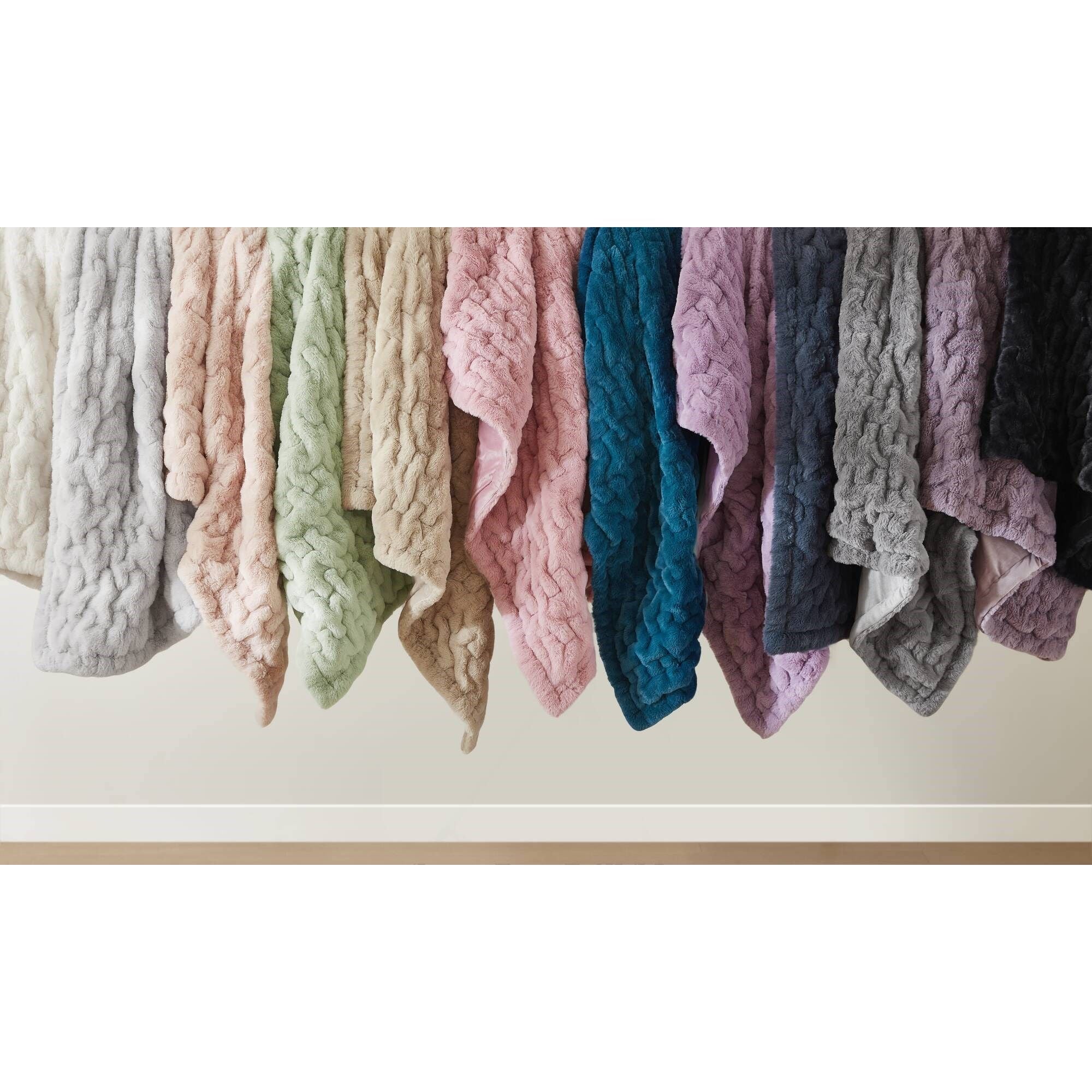 Ruched Fur - Ruched Throw - Black - Image 2