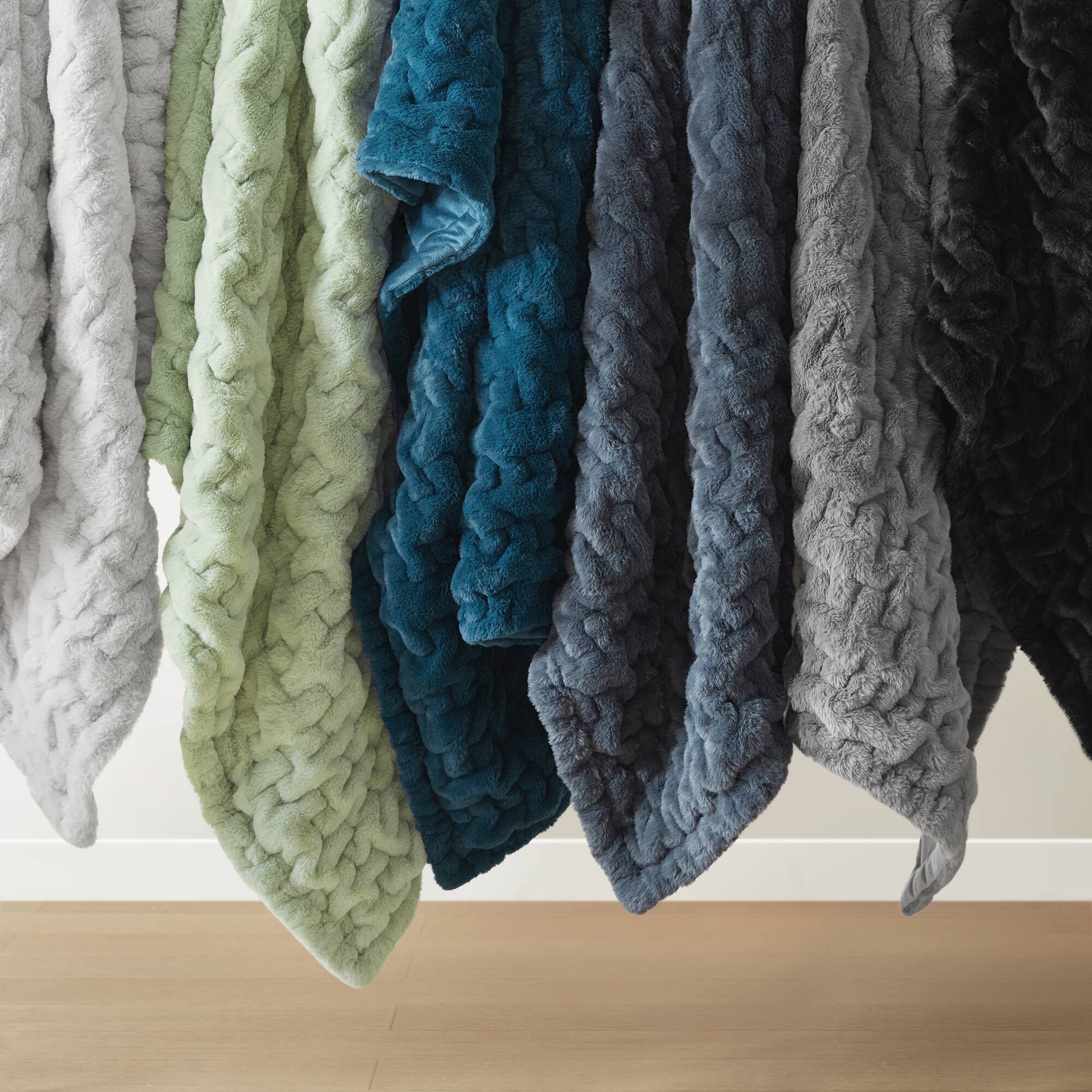 Ruched Fur - Ruched Throw - Black - Image 4