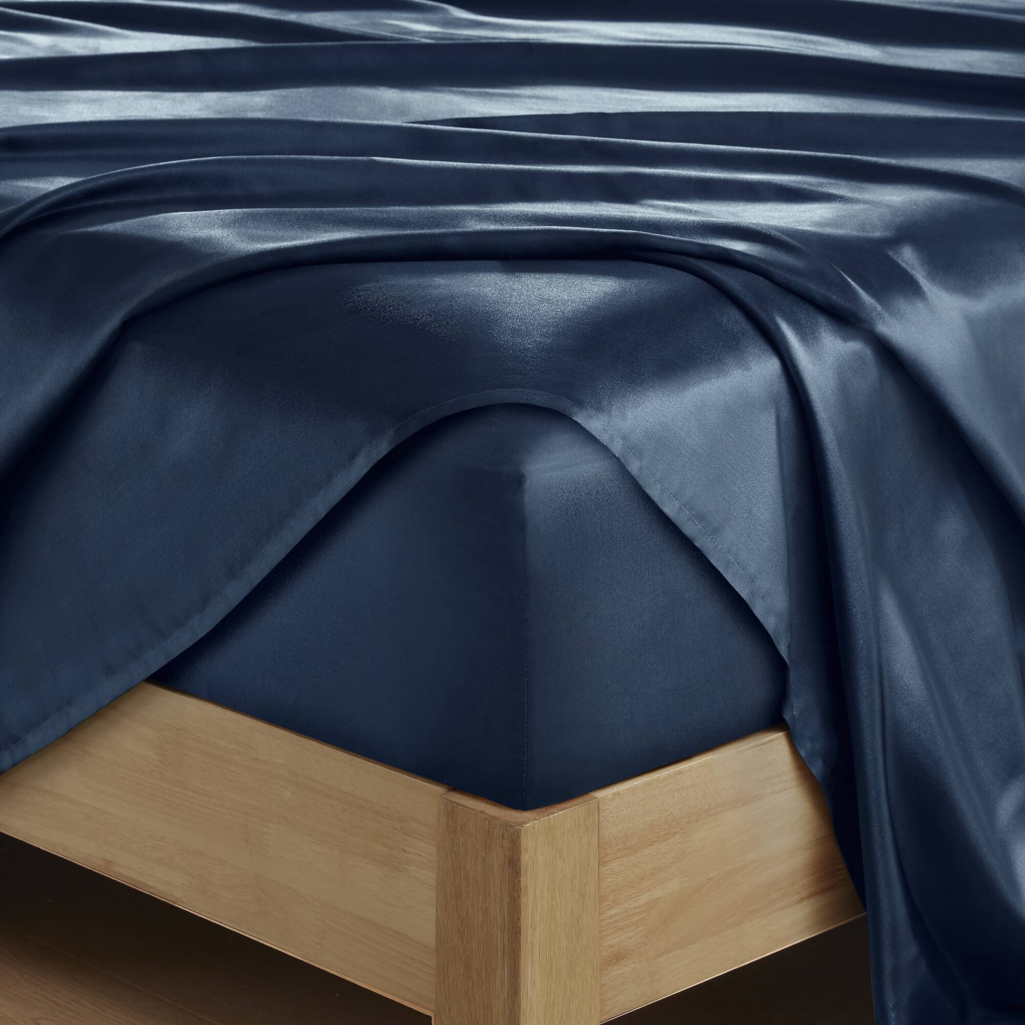 Satin - 6 Piece Queen Luxury Sheet Set - Midnight Blue - Image 3