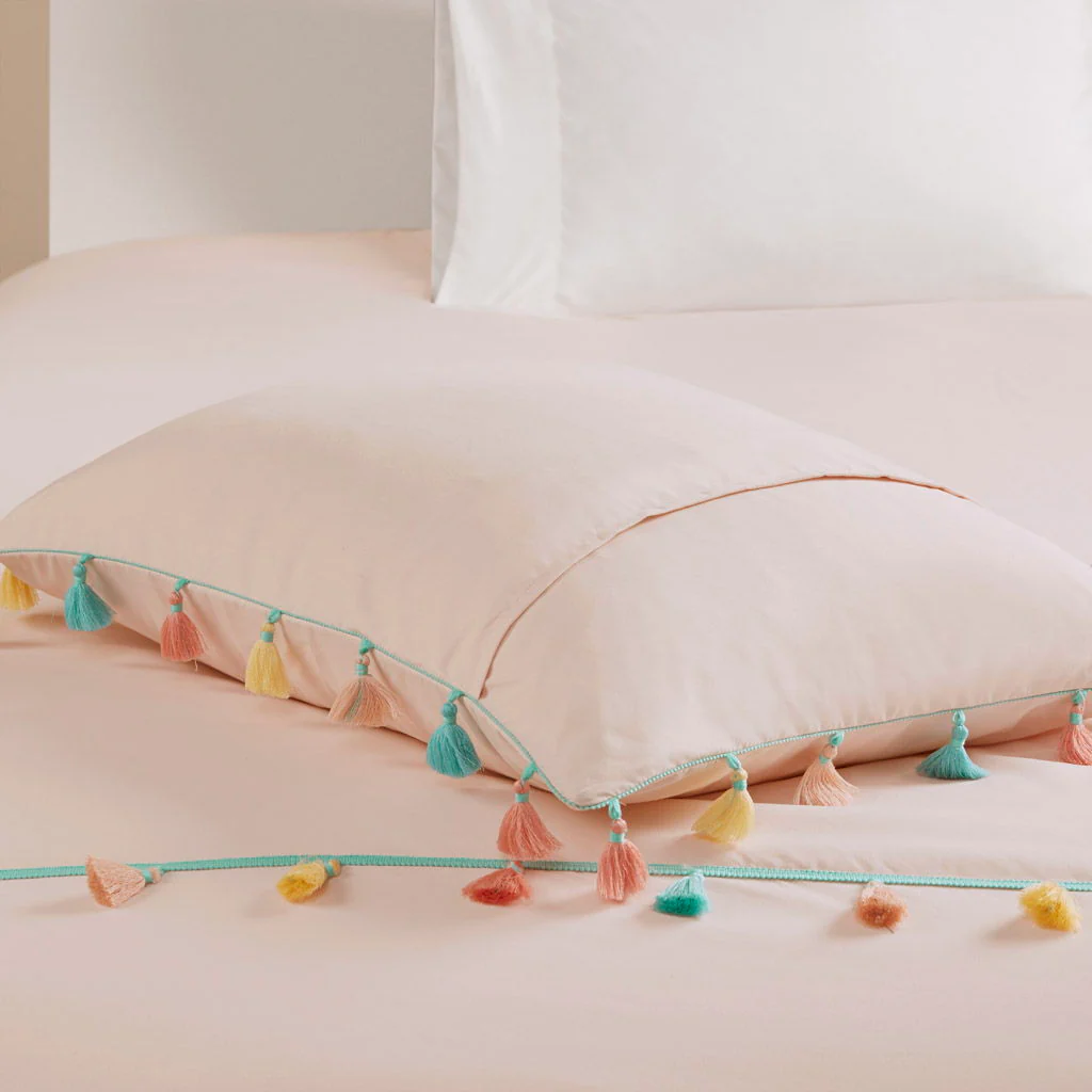 Tessa - Full Tassel Comforter Set With Heart Shaped Throw Pillow - Blush - Image 2