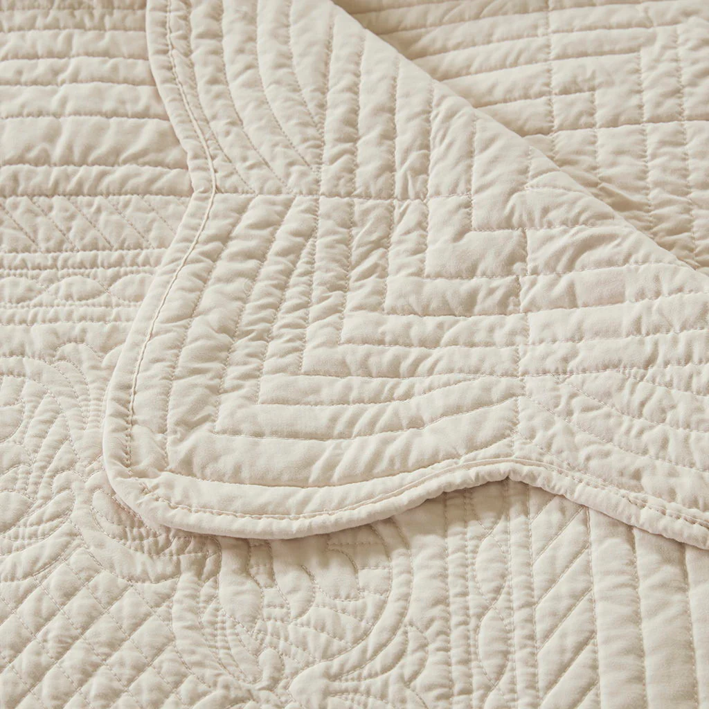 Tuscany - Oversized Quilted Throw - Cream - Image 4
