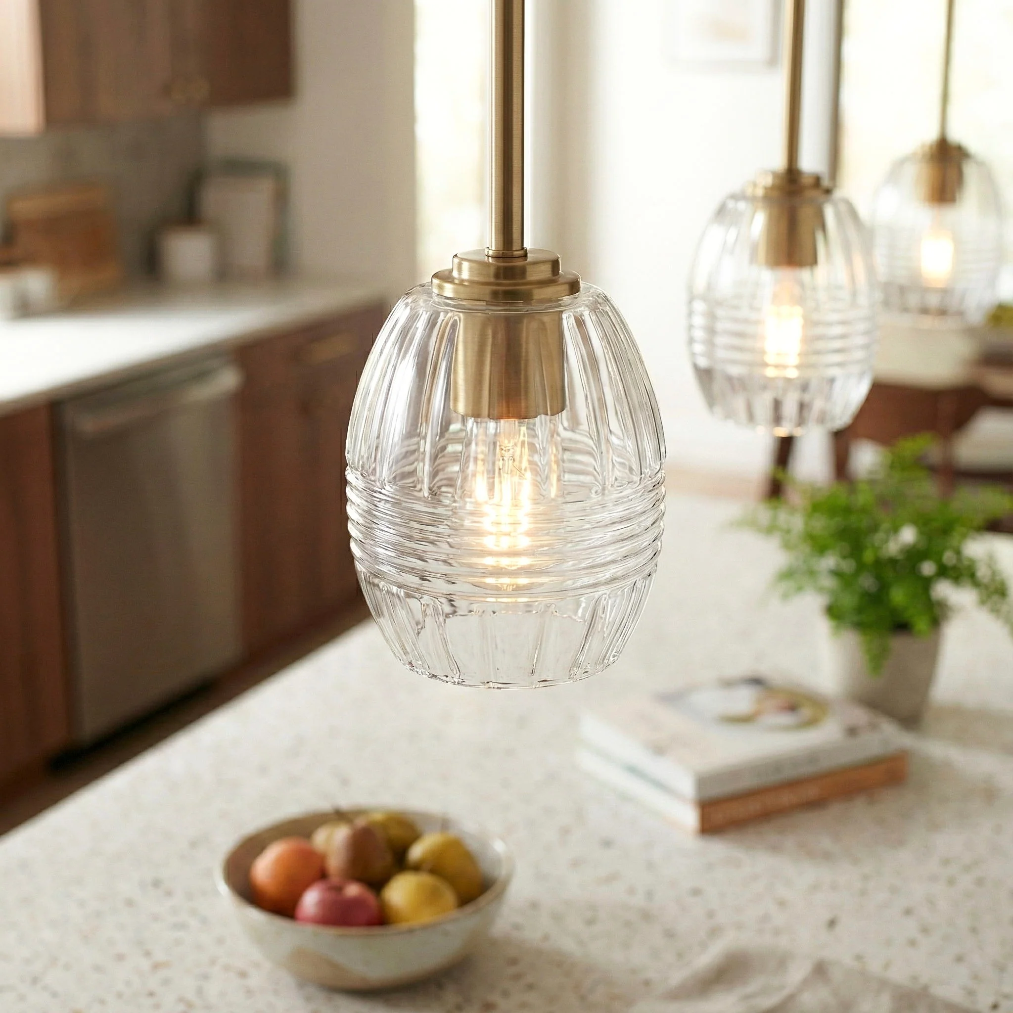Vista - Single Pendant Chain Hanging Light - Clear / Gold - Image 4