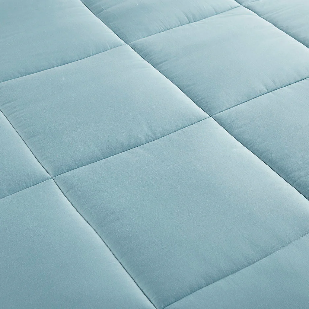 Winfield - 300 Thread Count Cotton Shell Luxury Down Alternative King Comforter - Teal - Image 3